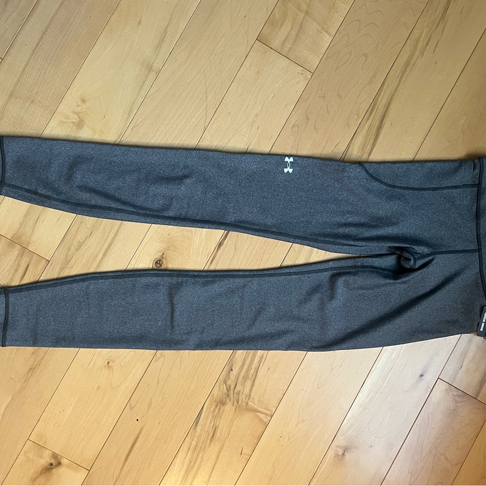 Under Armour HeatGear Leggings, size XS - Picture 7 of 8